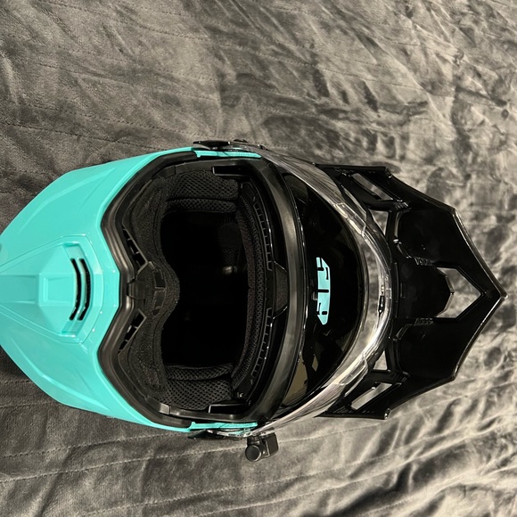 509 Delta R4 Ignite Helmet
Only worn twice 
Size: XL/XXL - Picture 6 of 8